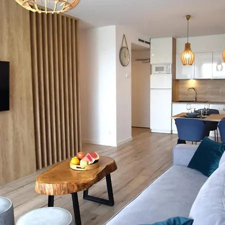 Rodzinne Deluxe, W Budynku Baltin *