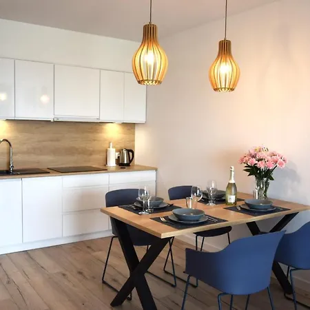 Rodzinne Deluxe, W Budynku Baltin Apartamento Sarbinowo