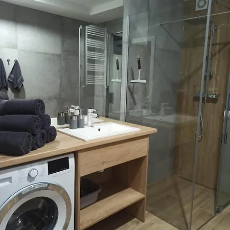 Rodzinne Deluxe, W Budynku Baltin *