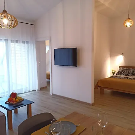 Rodzinne Deluxe, W Budynku Baltin *